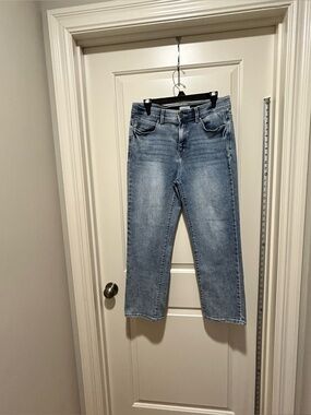 Curve Appeal women’s size 10/30 Classic Light Wash High rise Straight Leg Jeans
